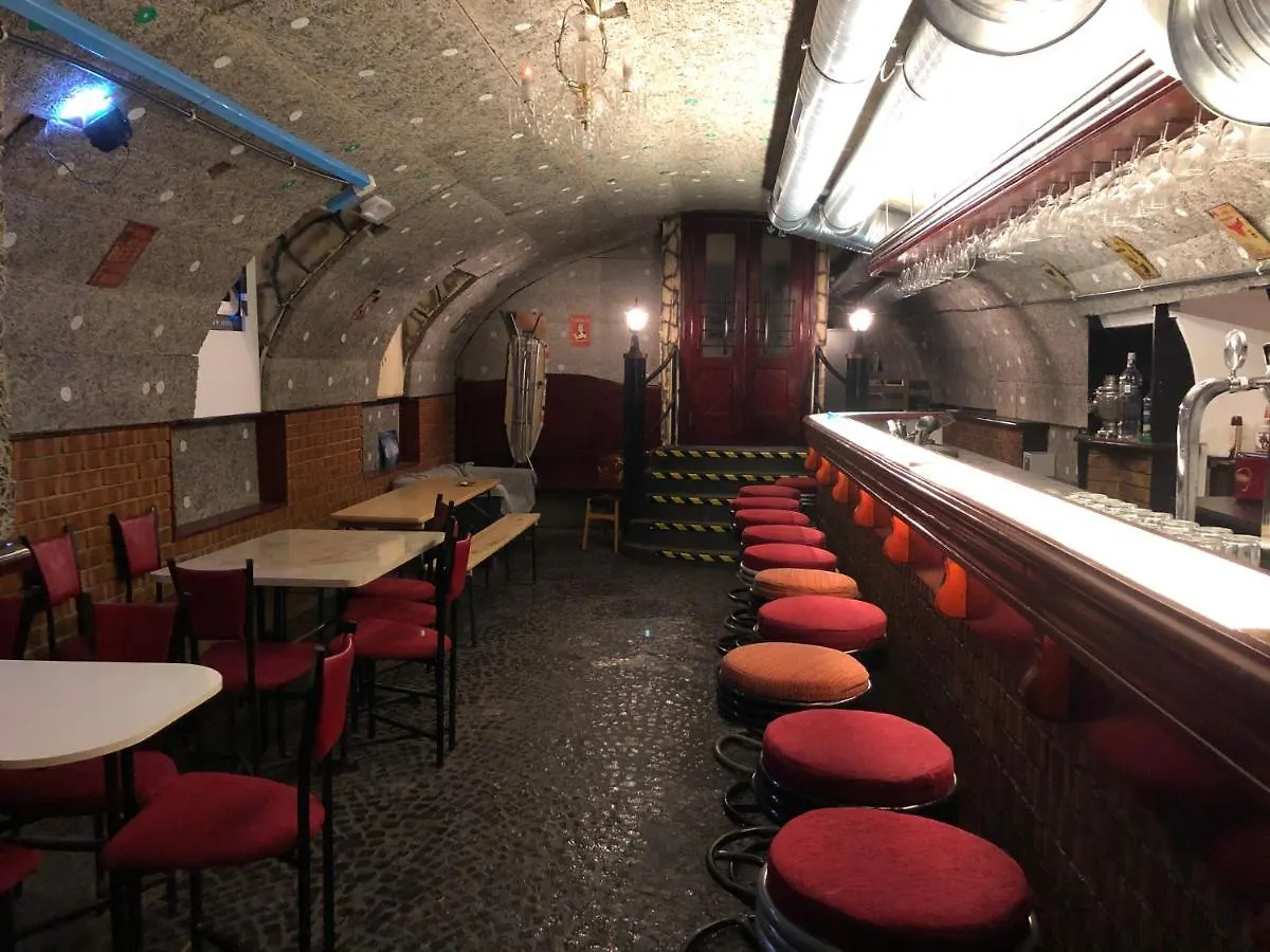 Appartement Whole Basement Former Pub 5 For Stag Do Boedapest