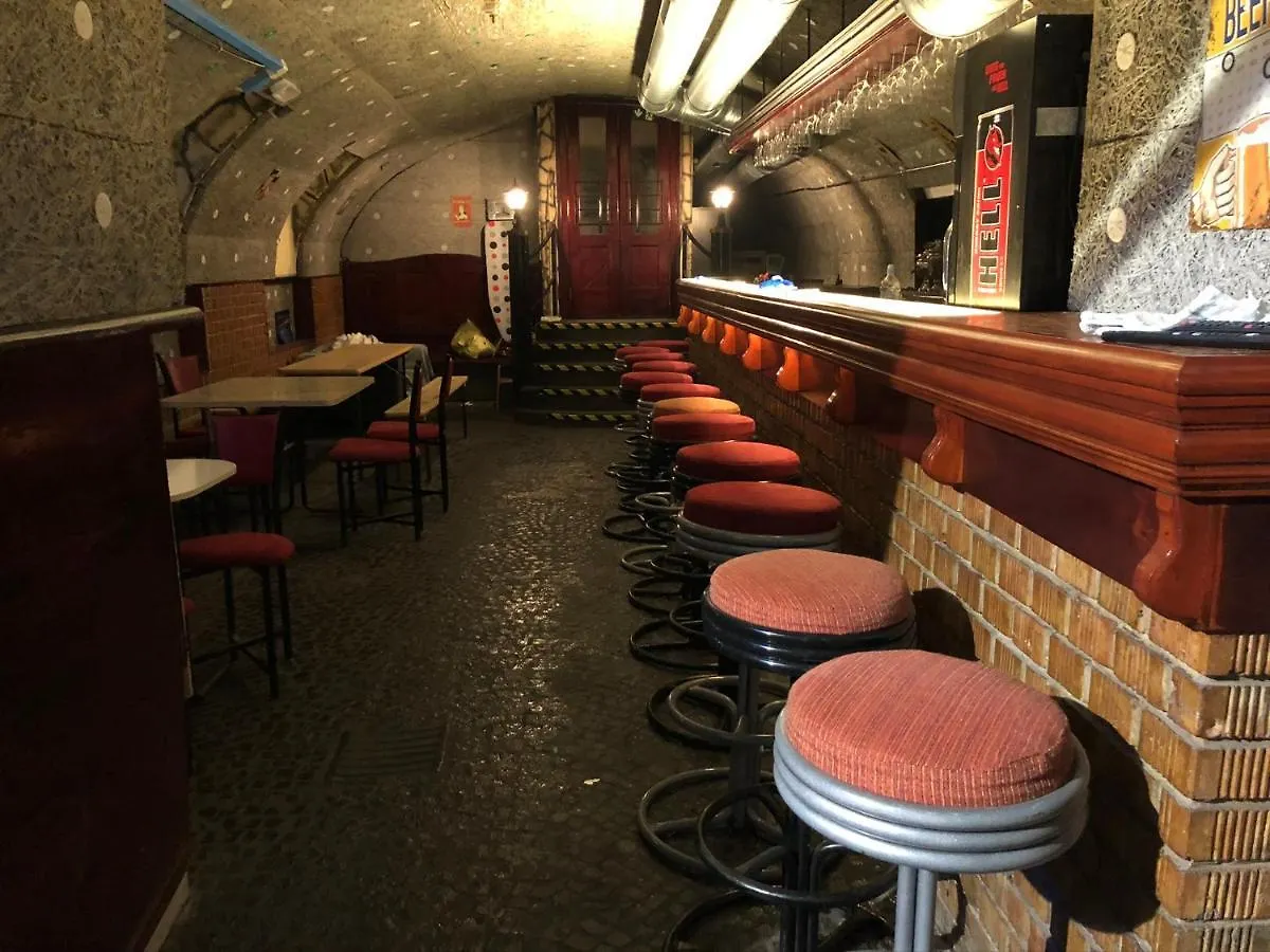 Appartement Whole Basement Former Pub 5 For Stag Do Boedapest